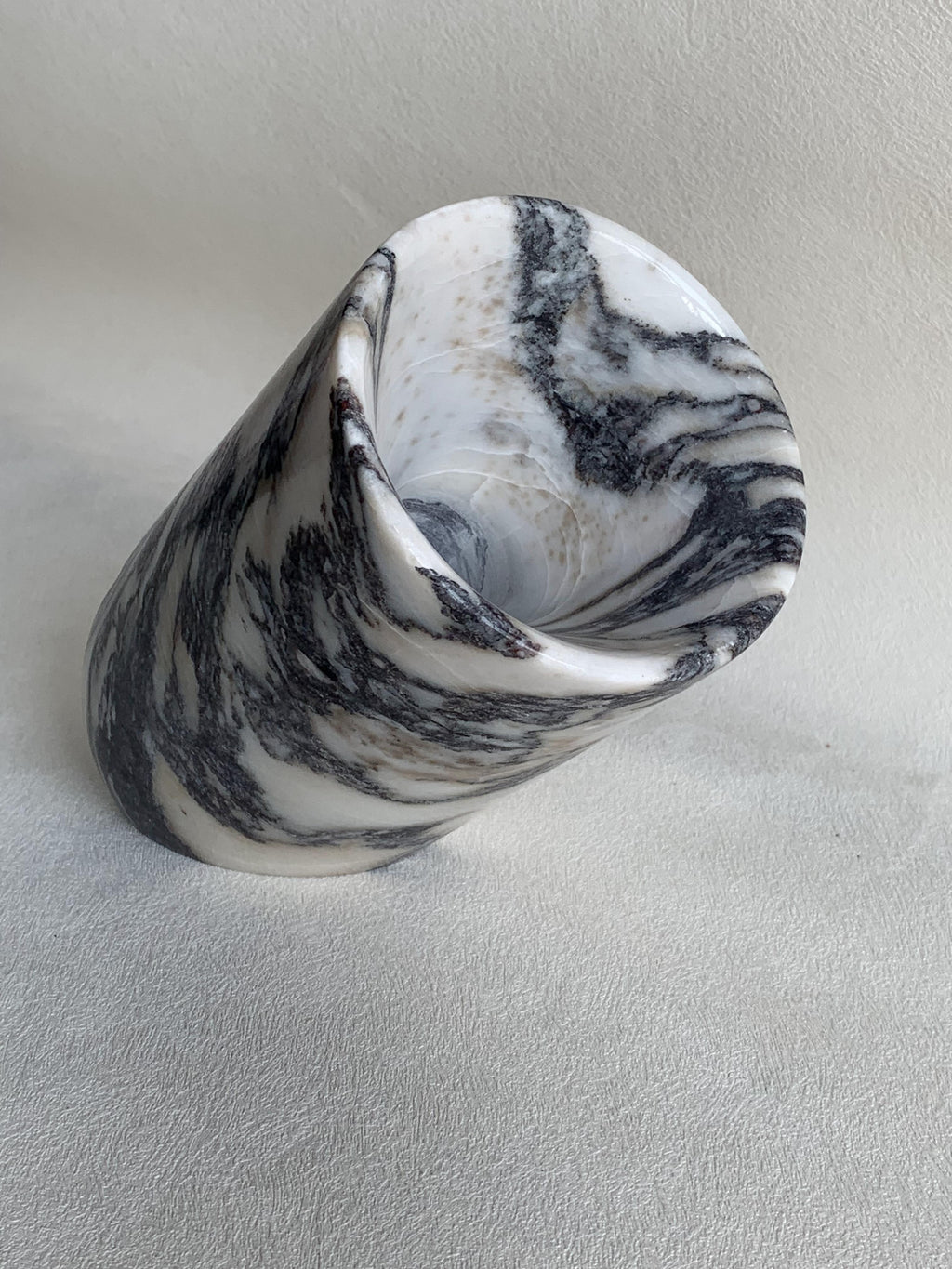 Calacatta Viola Marble Loudspeaker